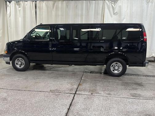 2017 Chevrolet Express 3500 LT