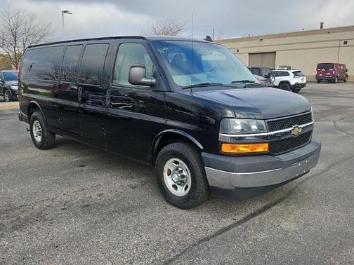 2017 Chevrolet Express 3500 LT
