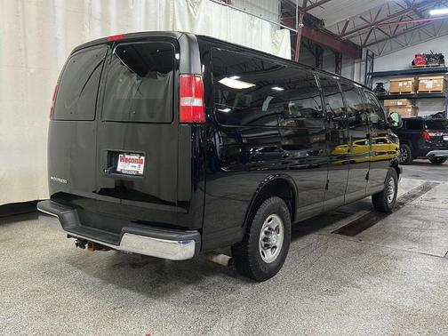 2017 Chevrolet Express 3500 LT