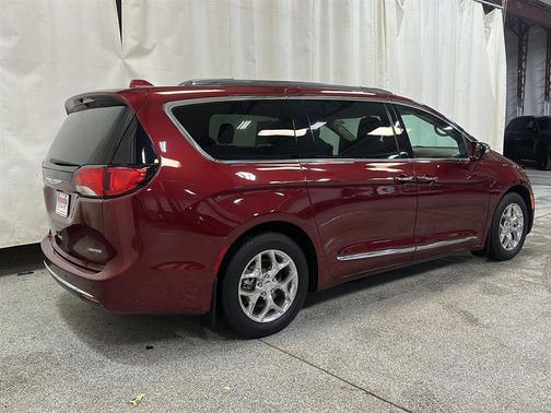 Velvet Red Pearlcoat 2019 Chrysler Pacifica Limited