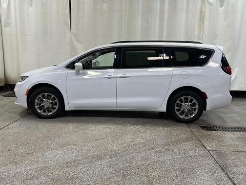 2022 Chrysler Pacifica Touring-L