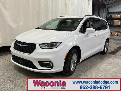 2022 Chrysler Pacifica Touring-L