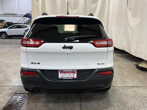 2016 Jeep Cherokee Altitude