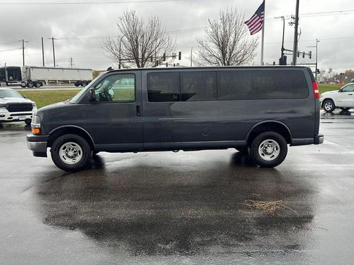 2017 Chevrolet Express 3500 LT