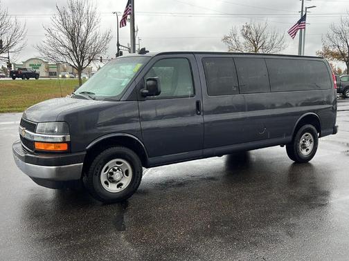 2017 Chevrolet Express 3500 LT