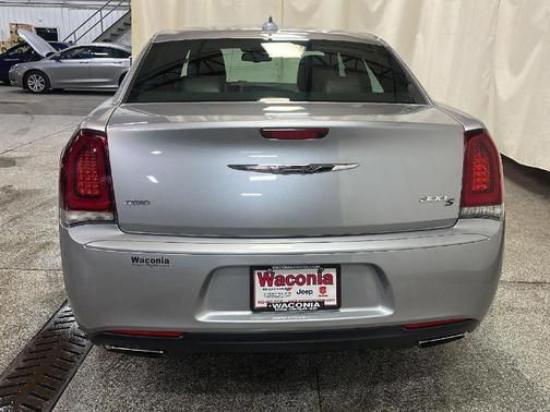 2017 Chrysler 300 S