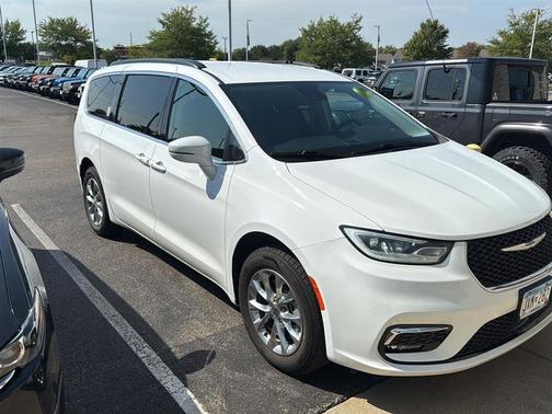 2022 Chrysler Pacifica Touring-L