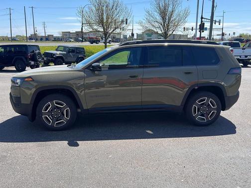 41 2026 Jeep Cherokee LAREDO/LIMITED