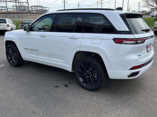 2025 Jeep Grand Cherokee 4xe Base