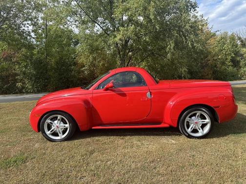2004 Chevrolet SSR Base