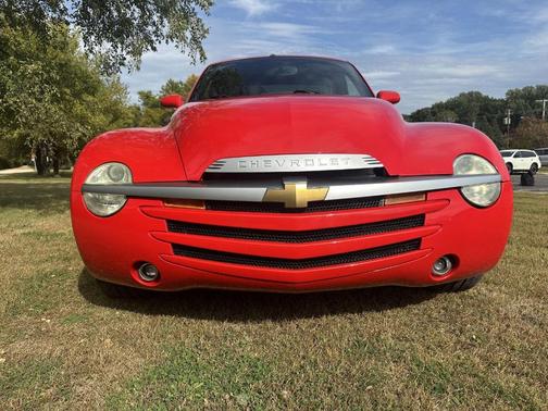 2004 Chevrolet SSR Base