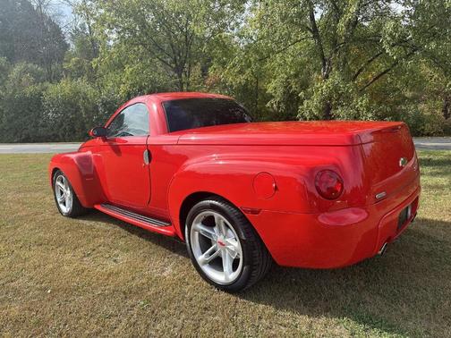 2004 Chevrolet SSR Base