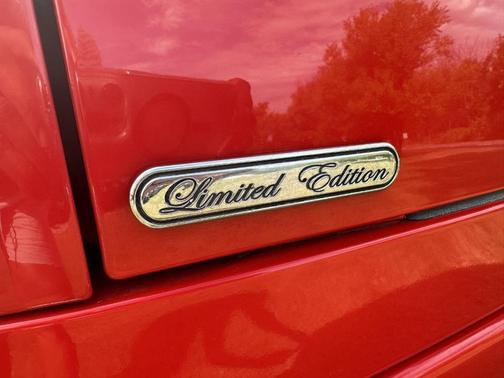 2004 Chevrolet SSR Base