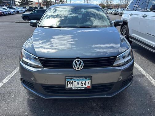 Platinum Gray Metallic 2014 Volkswagen Jetta SE