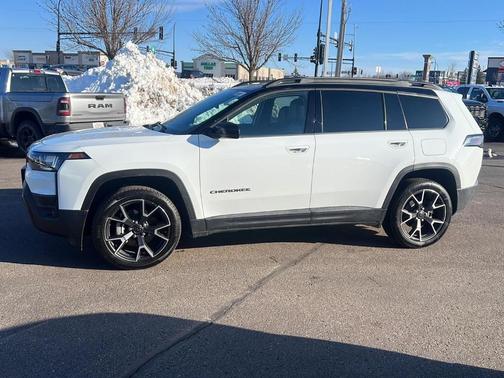 2026 Jeep Cherokee Overland