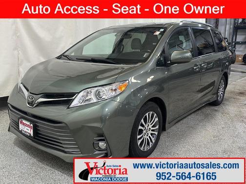 2020 Toyota Sienna XLE