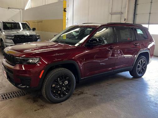 2025 Jeep Grand Cherokee L Laredo