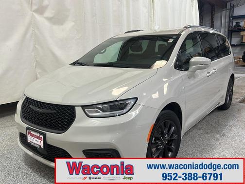 2021 Chrysler Pacifica Touring-L