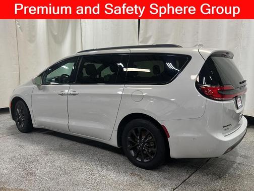 2021 Chrysler Pacifica Touring-L