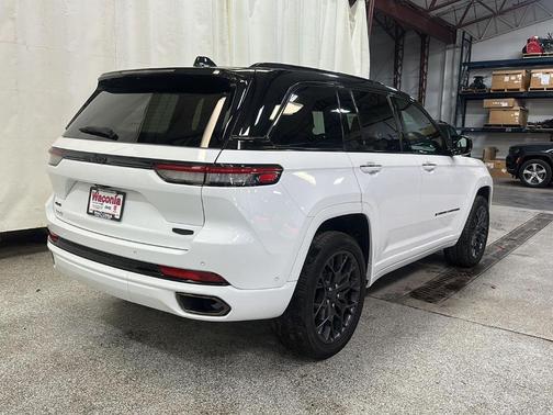 2024 Jeep Grand Cherokee Summit