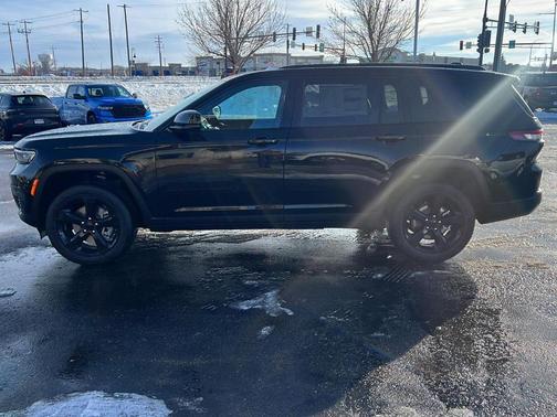 2025 Jeep Grand Cherokee L Laredo