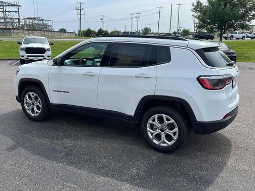 2025 Jeep Compass Latitude