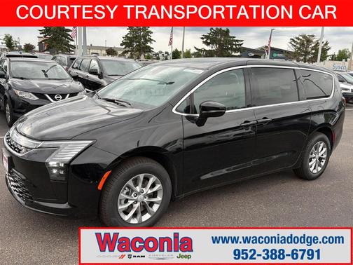 Diamond Black 2027 Chrysler Pacifica SELECT