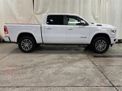 Bright White Clearcoat 2024 RAM 1500 Laramie