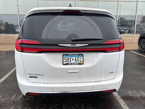 Bright White Clearcoat 2025 Chrysler Pacifica Select