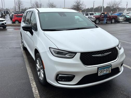 Bright White Clearcoat 2025 Chrysler Pacifica Select