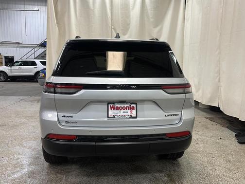 Silver Zynith 2025 Jeep Grand Cherokee Limited