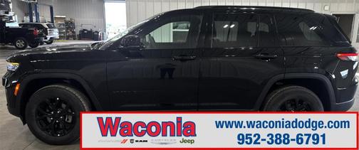 Diamond Black 2025 Jeep Grand Cherokee Laredo