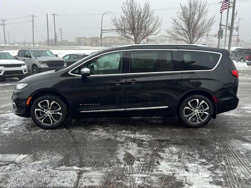 2026 Chrysler Pacifica Pinnacle