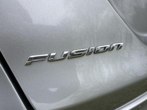 Ingot Silver 2017 Ford Fusion SE