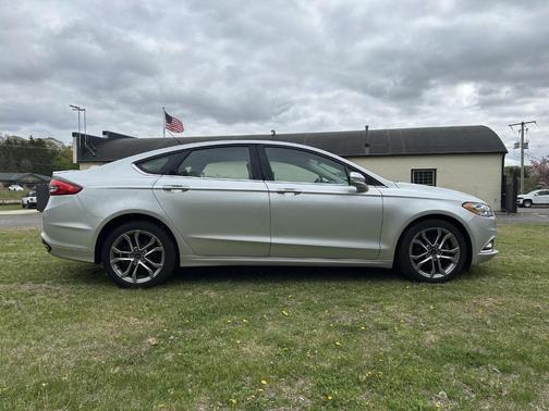 Ingot Silver 2017 Ford Fusion SE