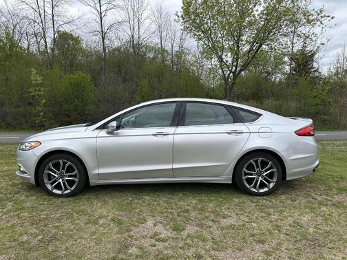 Ingot Silver 2017 Ford Fusion SE