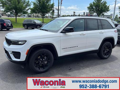 2025 Jeep Grand Cherokee Laredo