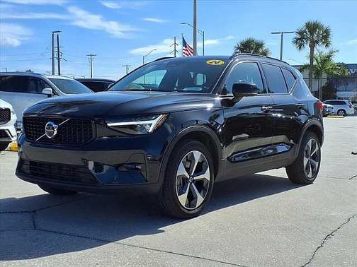 2024 Volvo XC40 Plus
