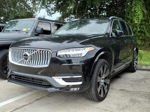2024 Volvo XC90 B5 Plus Bright Theme