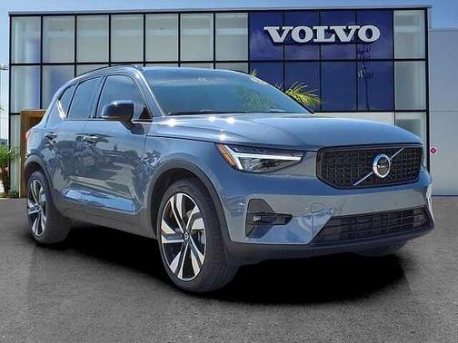 2023 Volvo XC40 Plus