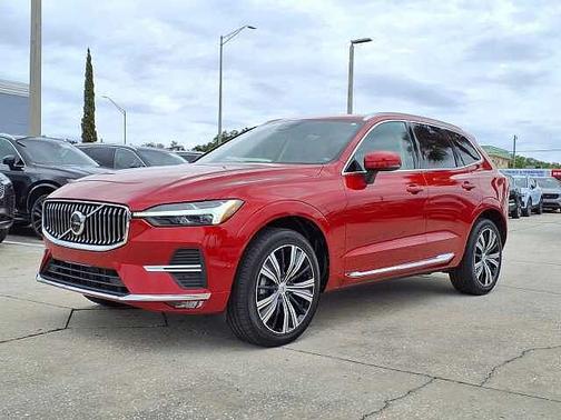 Fusion Red 2023 Volvo XC60 Plus