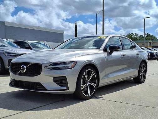 Silver Dawn 2023 Volvo S60 Core