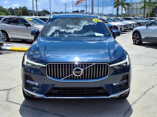 2023 Volvo XC60 B5 Ultimate Bright Theme