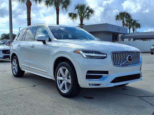 2024 Volvo XC90 B5 Core Bright Theme