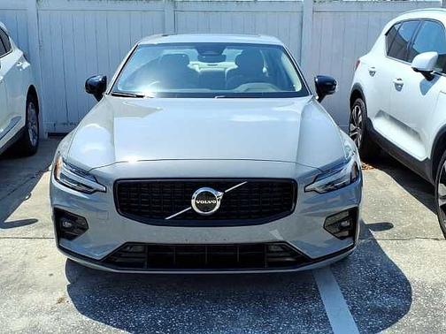 Vapour Grey 2024 Volvo S60 Plus