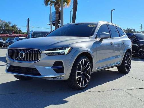 2023 Volvo XC60 B5 Ultimate Bright Theme