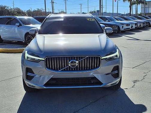 2023 Volvo XC60 B5 Ultimate Bright Theme