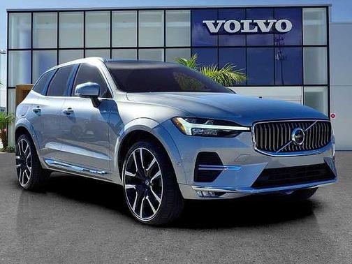 2023 Volvo XC60 B5 Ultimate Bright Theme