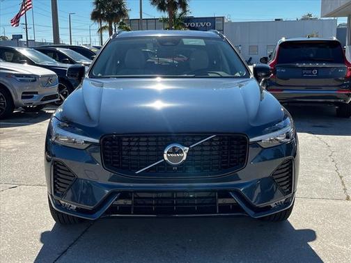 2025 Volvo XC60 B5 Core
