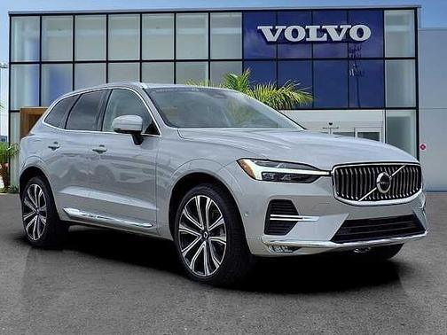 Silver Dawn 2023 Volvo XC60 B5 Ultimate Bright Theme